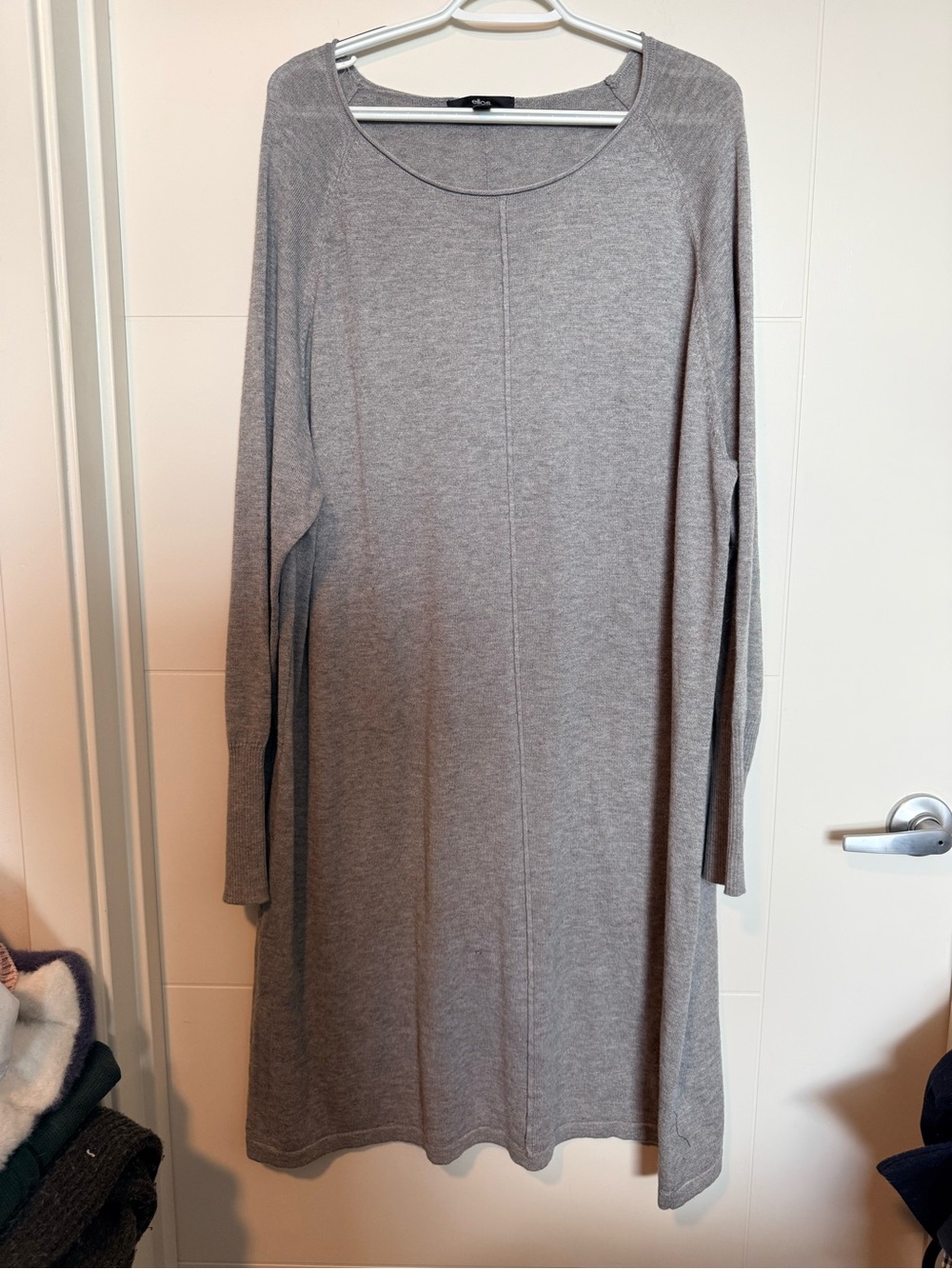 NWOT ellos Gray Long Sleeve Knit Dress